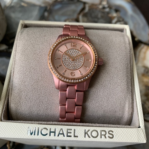 Nwt Michael Kors rose gold runway watch - Picture 2 of 7